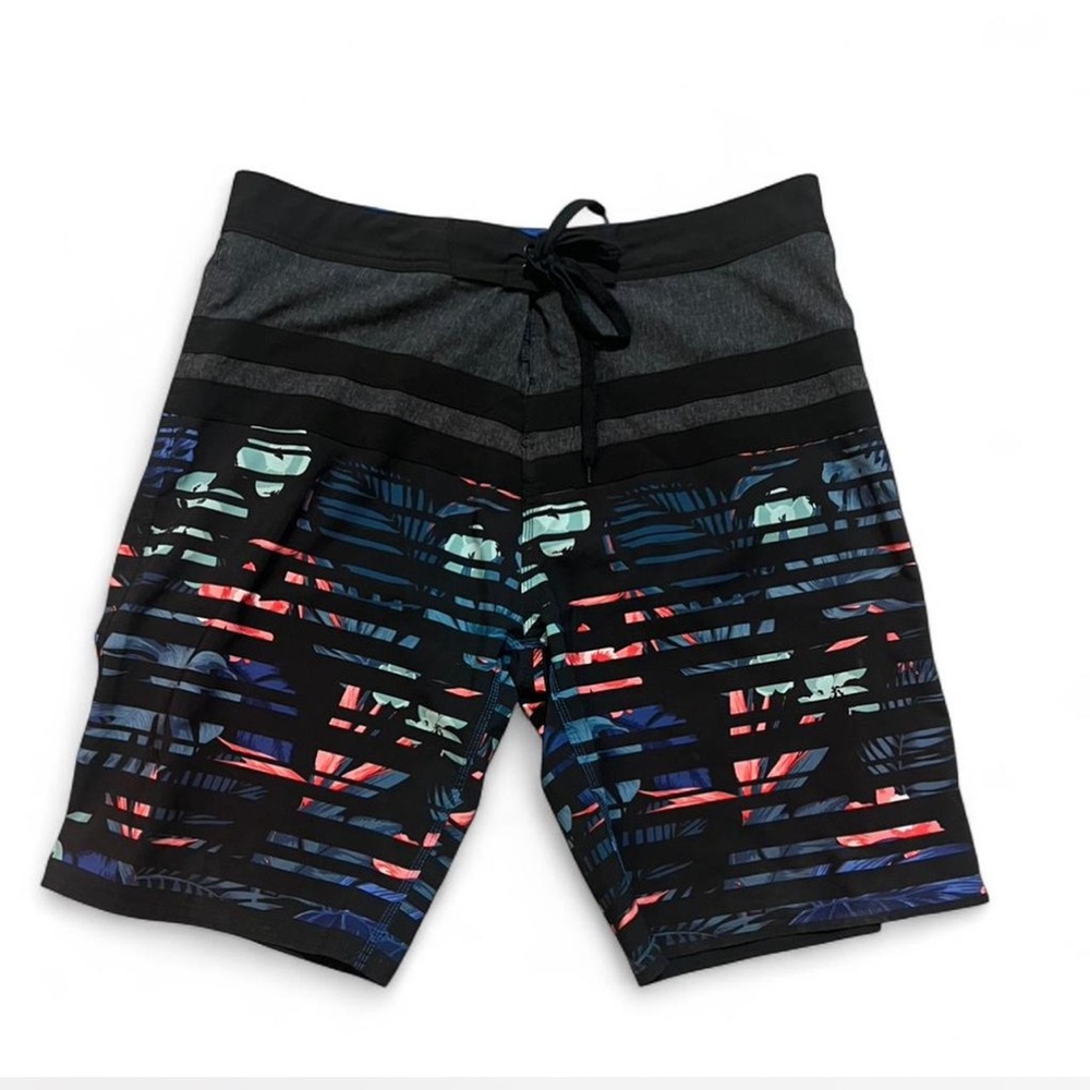 Burnside Black and Floral Boardshorts Caribbean Sea Size 38